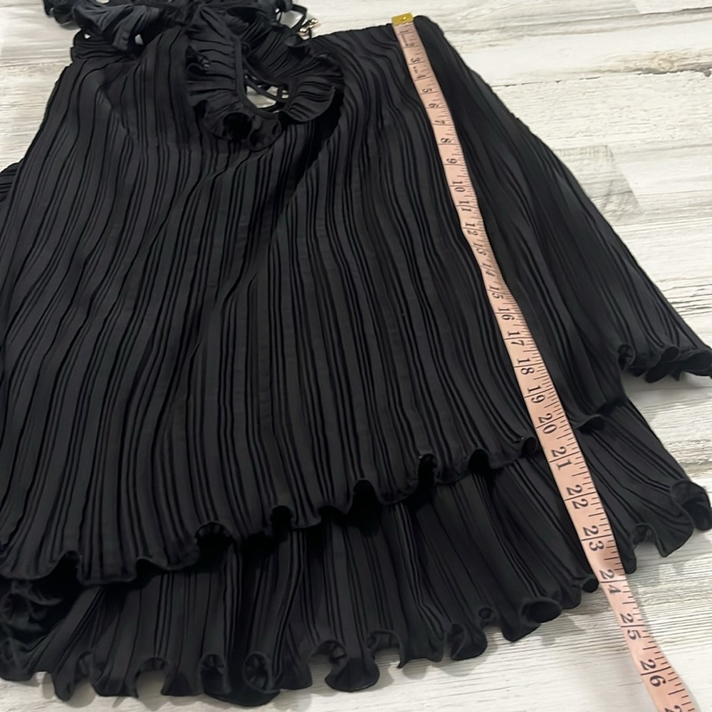Elliatt Drama Dress Size XS - Picture 9 of 11